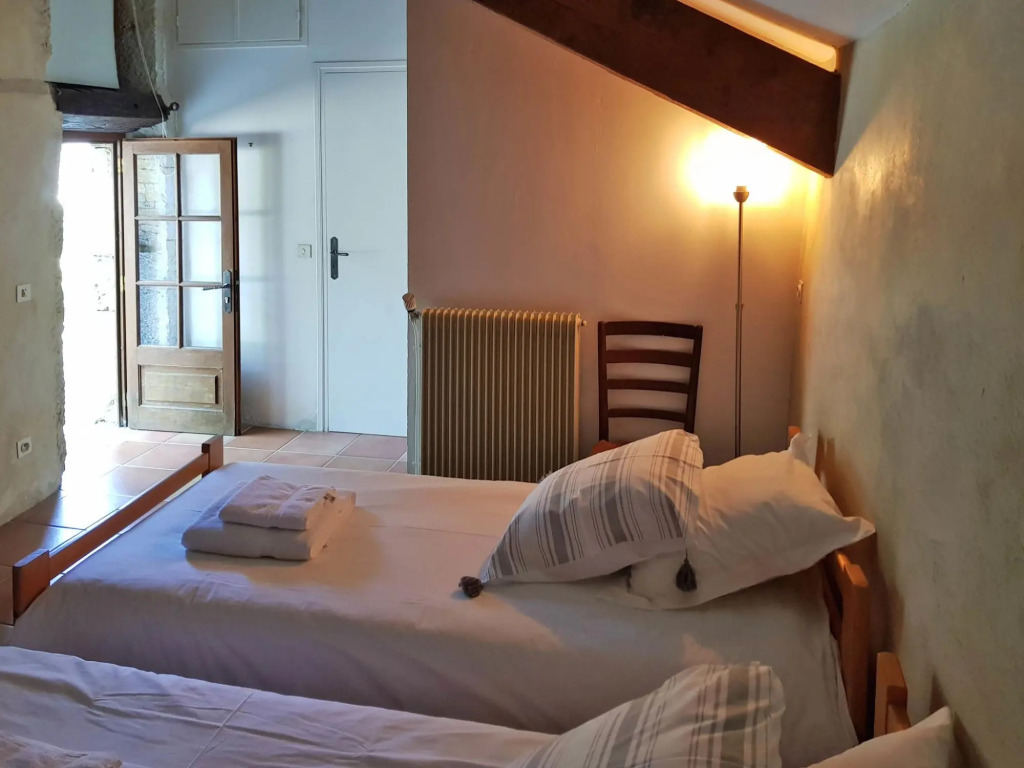 Farmhouse in Saint-Cernin with Pool & Views