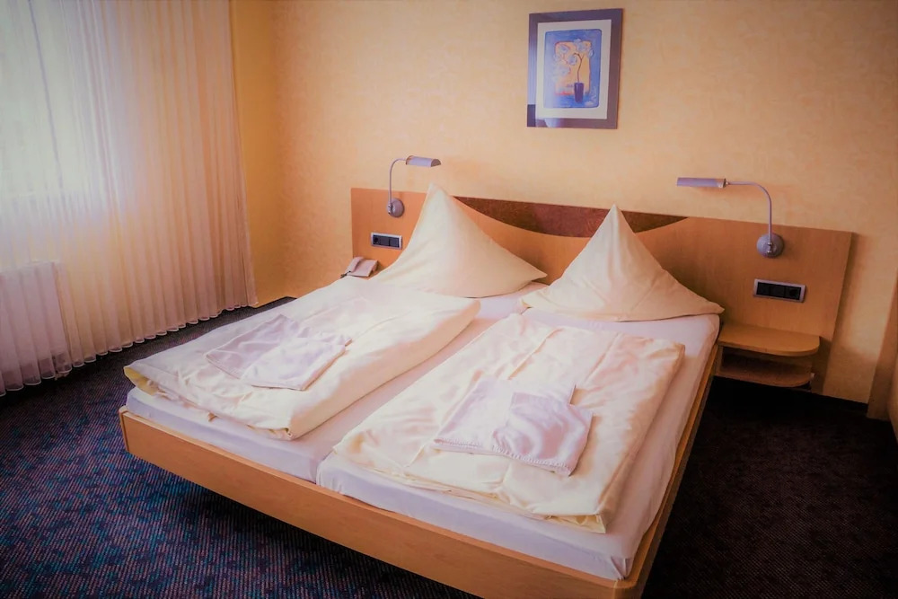 Warias Hotel am Geiseltalsee - Nähe Merseburg und Mücheln