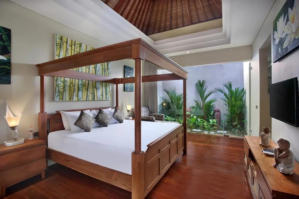 Villa J Deluxe