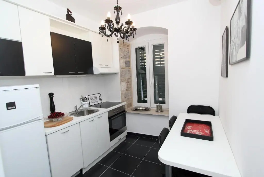Apartment Papalić Palace