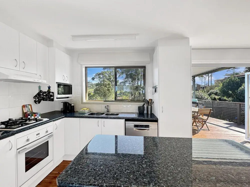 Fab 3-bed Stay With Great Outdoors & Water Views