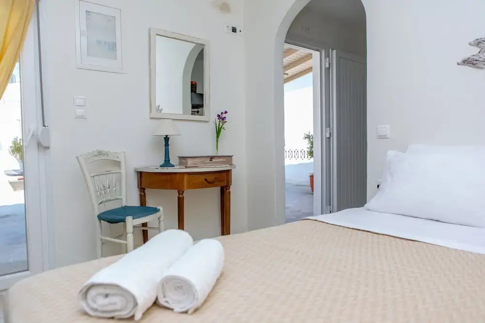 EpAvlis Boutique Apartments