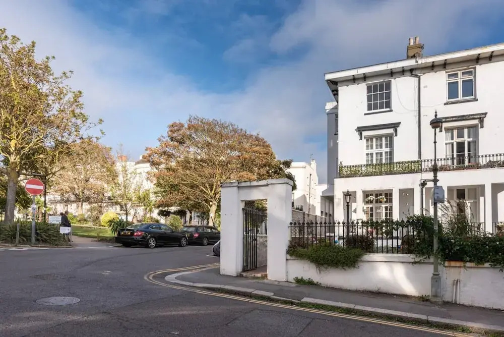 Modern 1 Bed Apartment Minutes From Brighton Beach