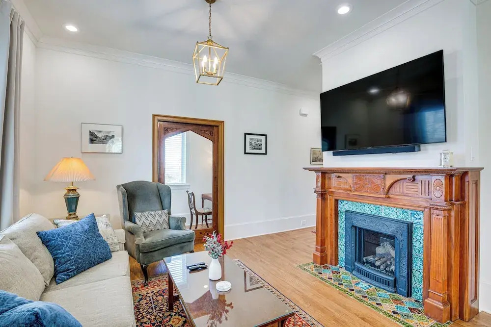 Historic Charnwood Guest House- 1 Mile to Downtown