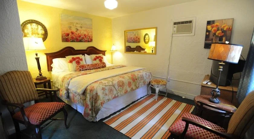 Sunflower Lodge