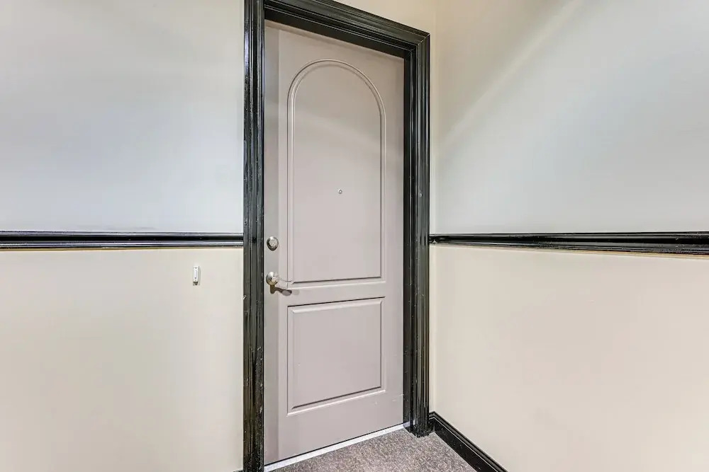 Heart of Dtwn Omaha: Historical Apt w/ Perks