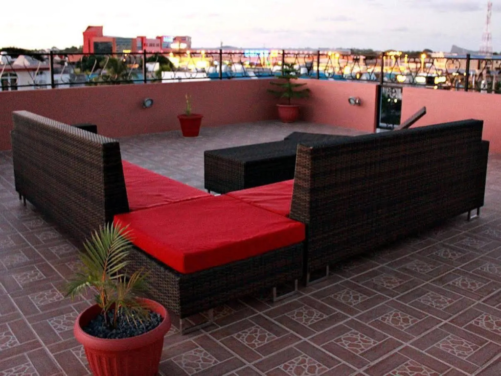 La Serenade Bed and Breakfast