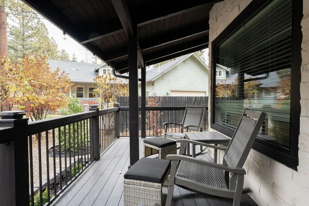58 - Kuzzie Bear Chalet 4 Bedroom Home by RedAwning