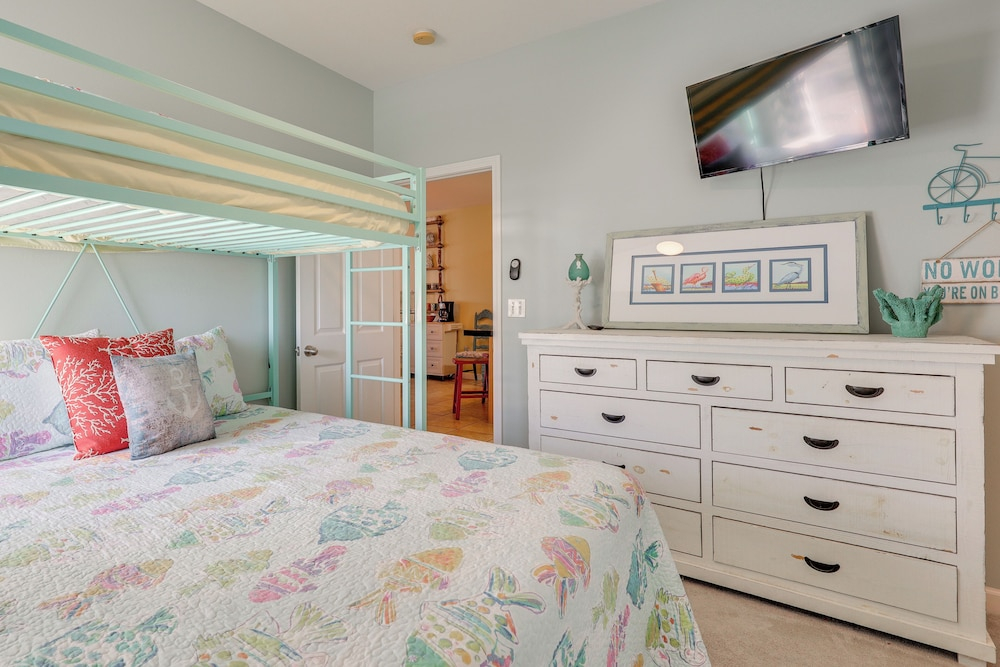 Boat, Swim, Walk to Beach! Dauphin Island Retreat