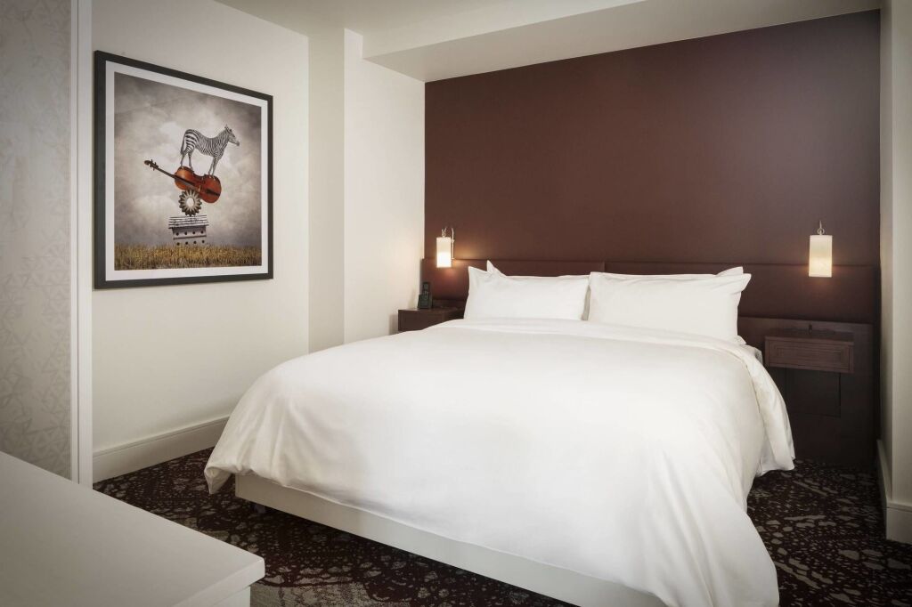The Elizabeth Hotel, Autograph Collection