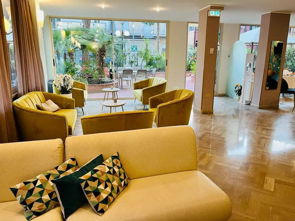 Aura Living Hotel