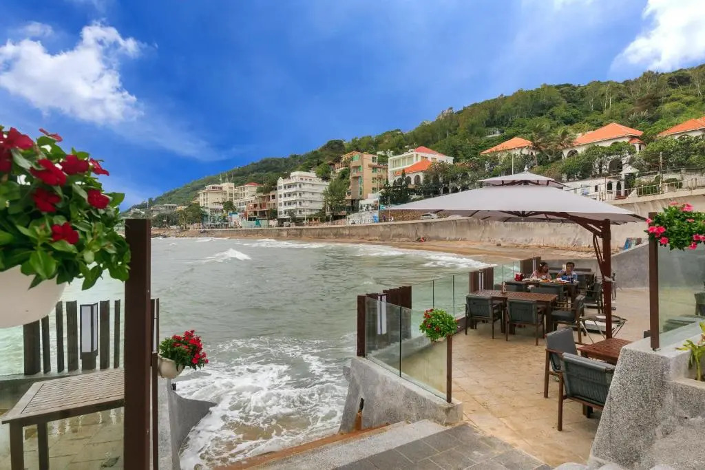 Marine Hotel & Apartment