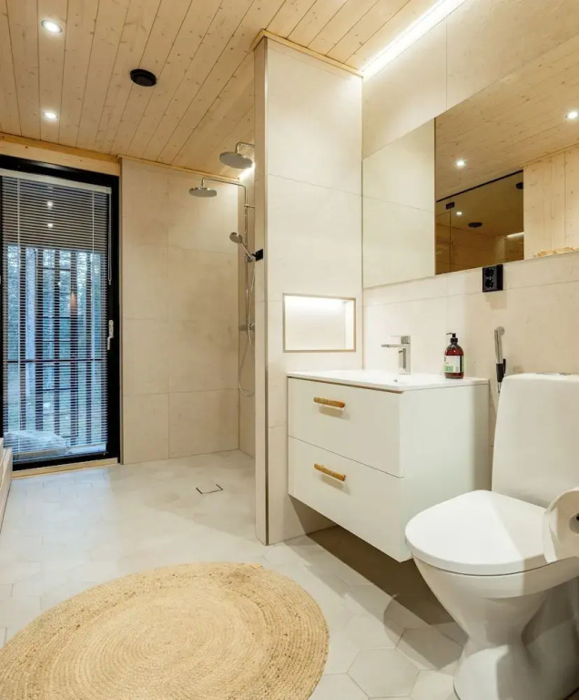 Modern Luxury 4BR Villa Levi Center