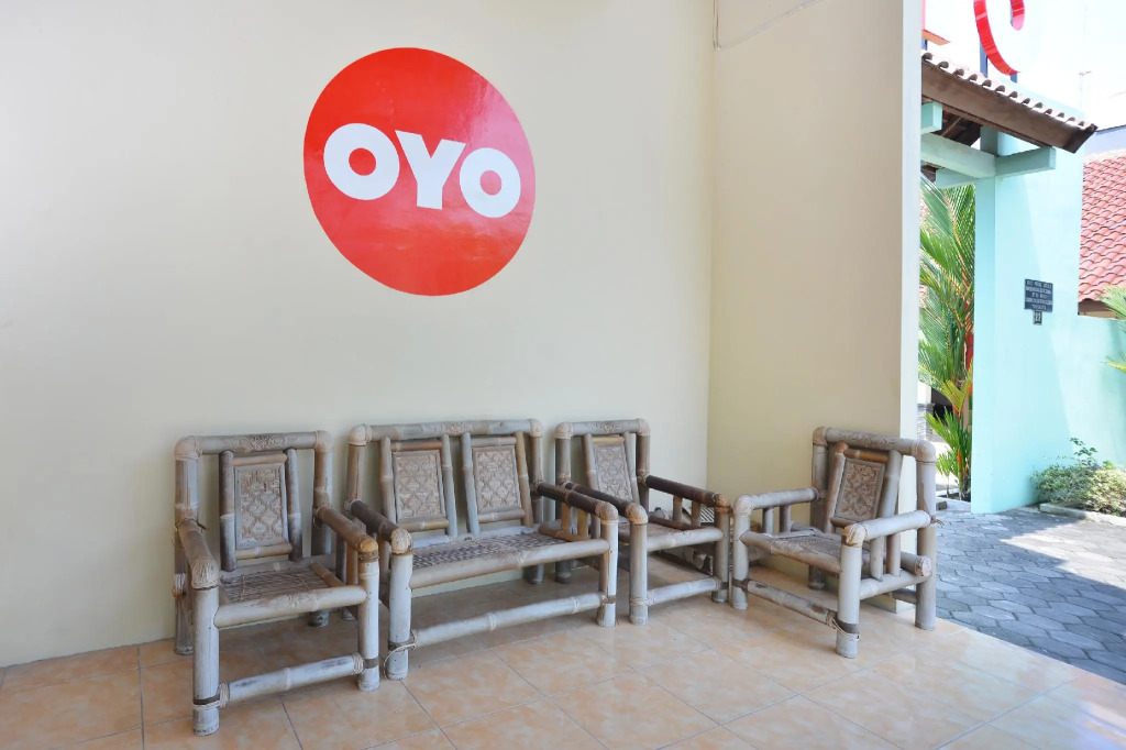 OYO 810 Idola Residence