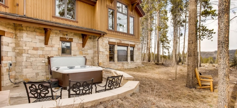 Snowy Point Chalet