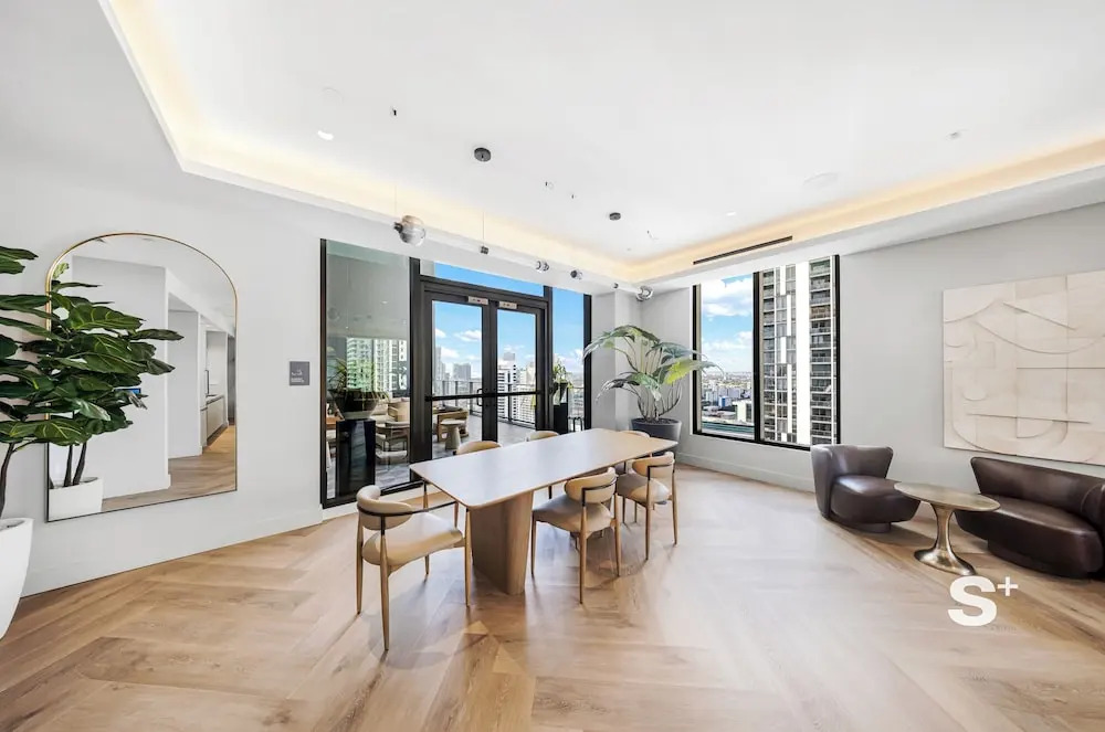 Luxury 1BR and Den in the Heart of Miami
