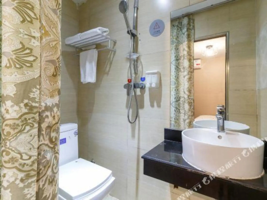 Golden Fashion Hotel