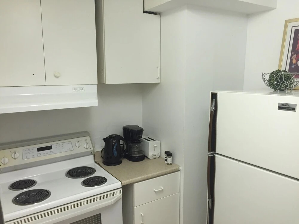 Adib Apartments - 2077 Walkley Rd