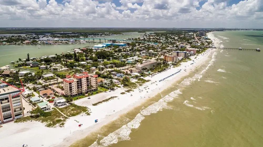 Estero 570 House - 2 Br home by RedAwning