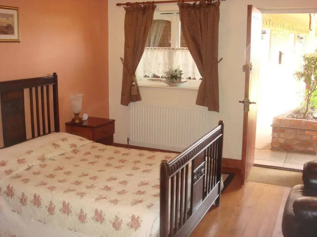 The Royal Arms Hotel Room Only