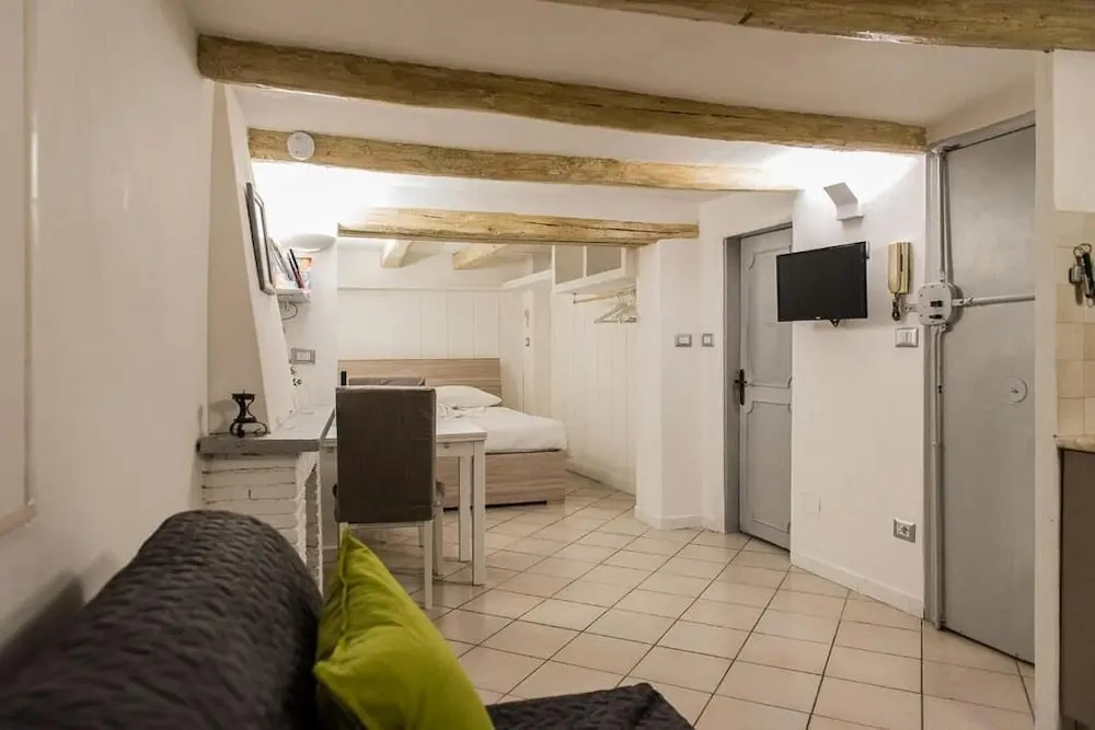 Domus Tiberina
