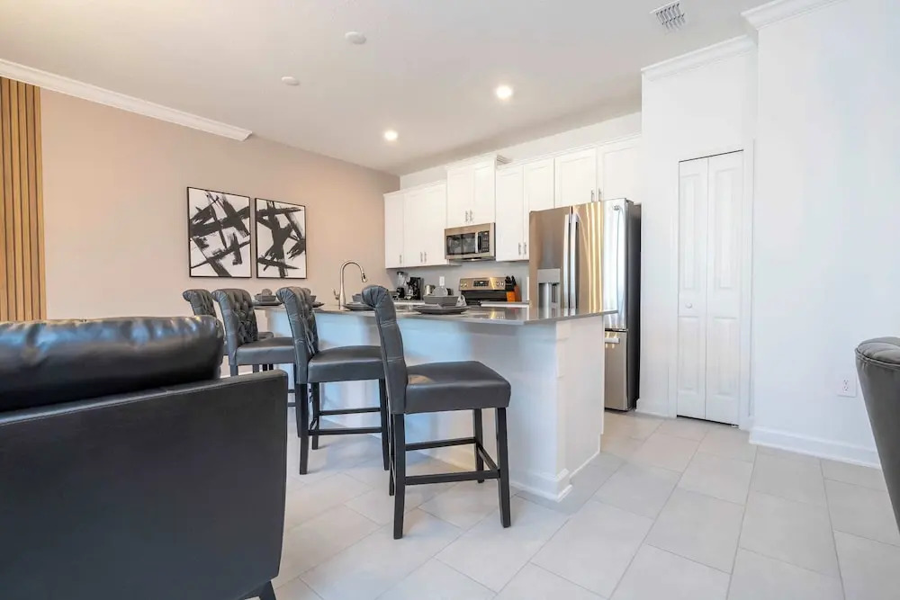 Spacious 4Bd W/ Pool & Close To Disney @ Storey Lake 2560