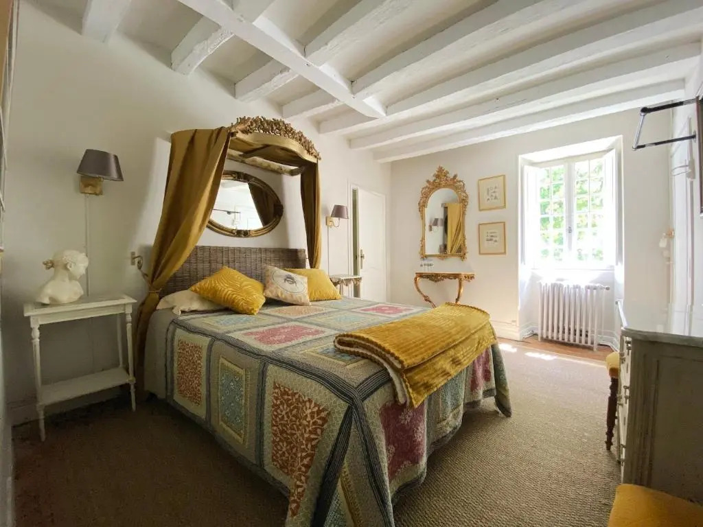 Le Petit Chateau De Sainte Colombe