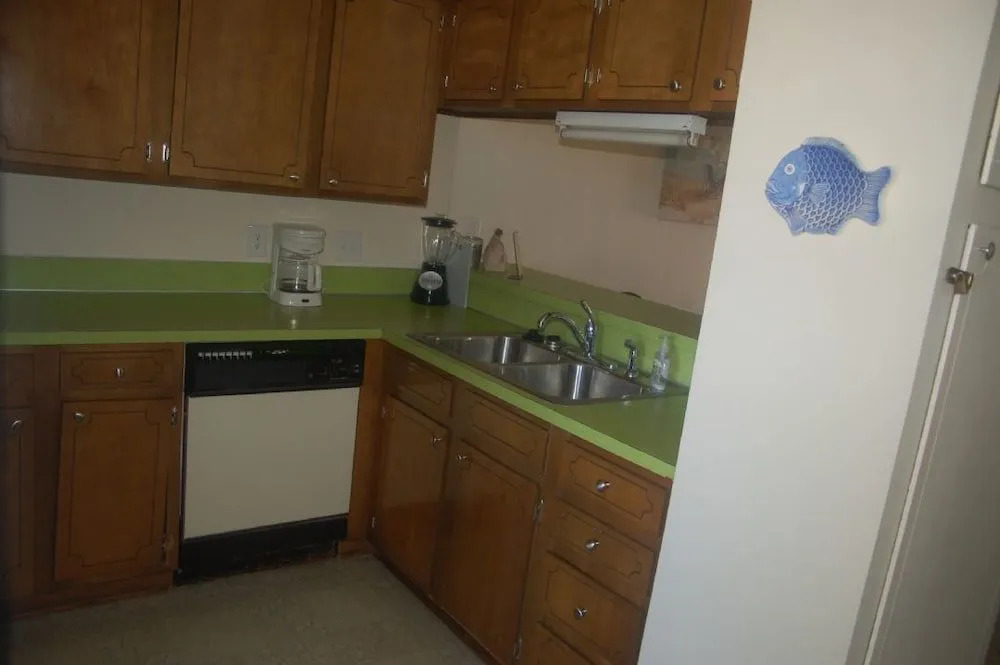 1036-3-C Sunvillas - 2 Br Condo