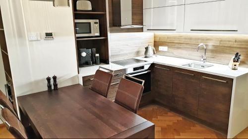 Free Parking- 2bdr Apartment in Wenceslas Square