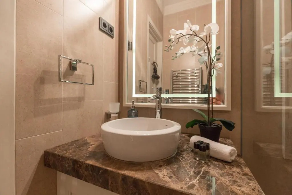Danube Dream Home In The Absolute Center