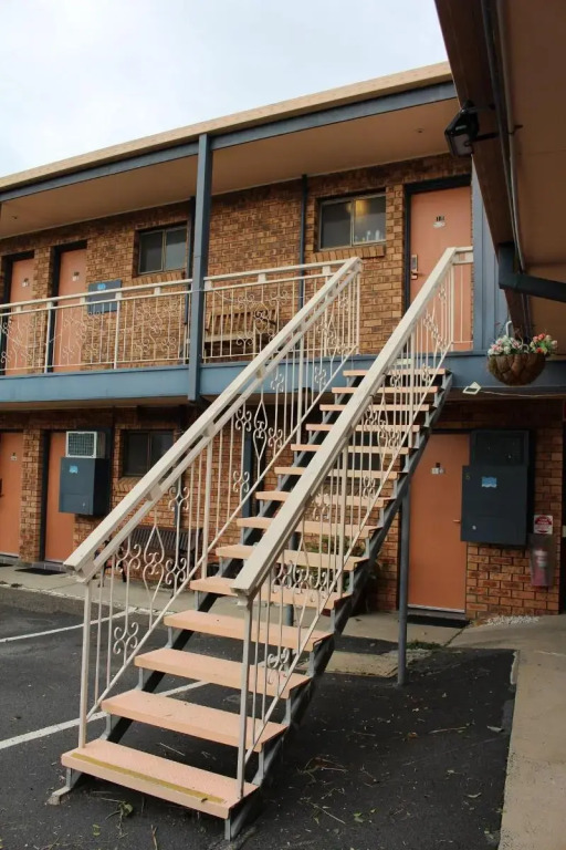 Bridge View Motel