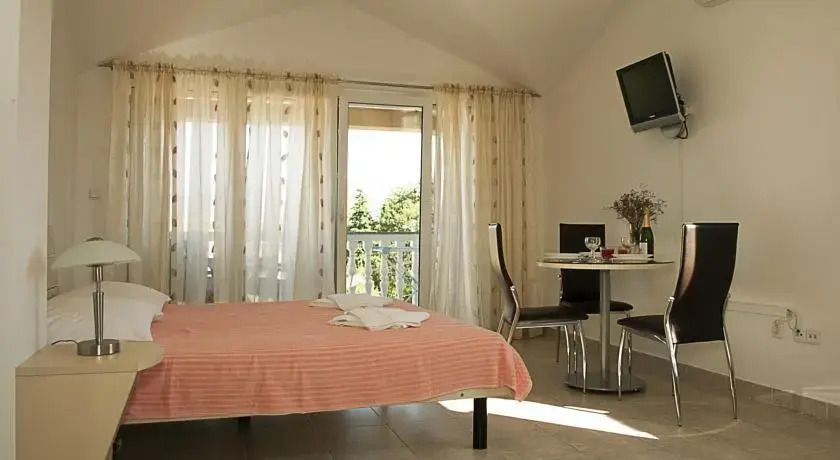 Apartments Cavar