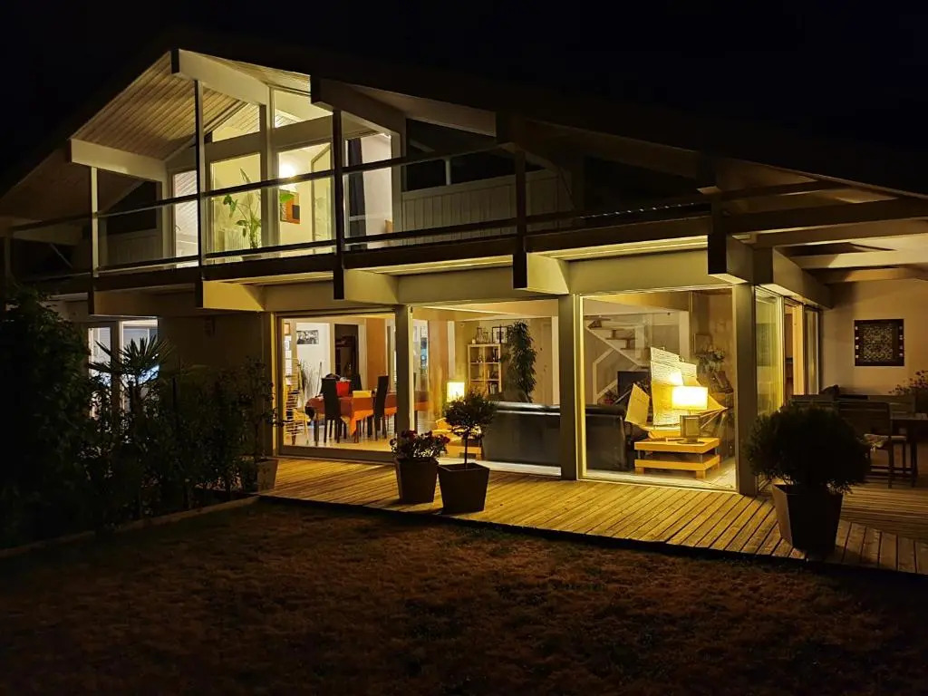 Maison Lacustre - Maison contemporaine avec vue panoramique sur le lac dAnnecy