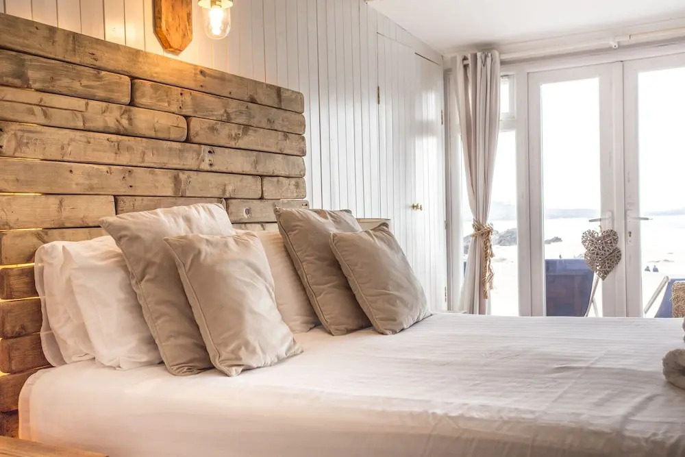 Lusty Glaze Beach Accommodation