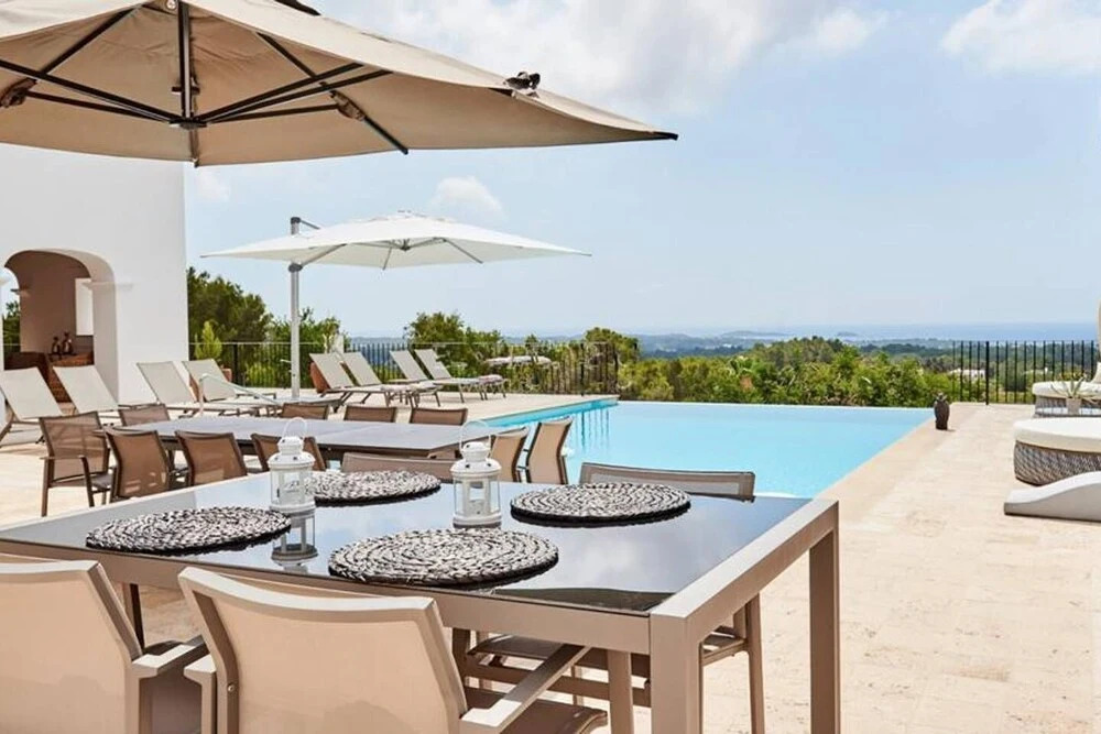 Villa Can Prats, Luxury Villa Surrounded by Nature
