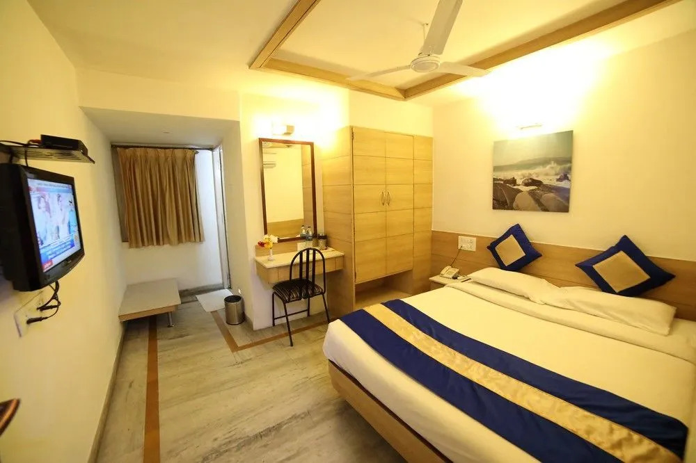 Maple Tree Hotel