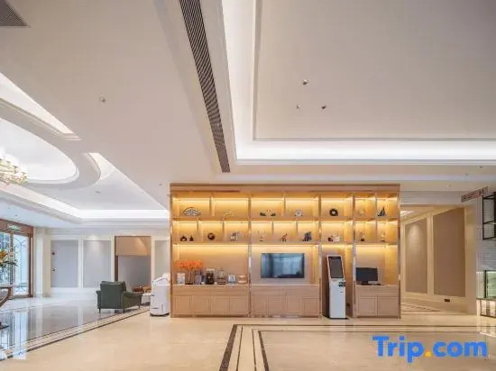 Vienna Hotel (Dali Erhai Railway Station Wanda Branch)