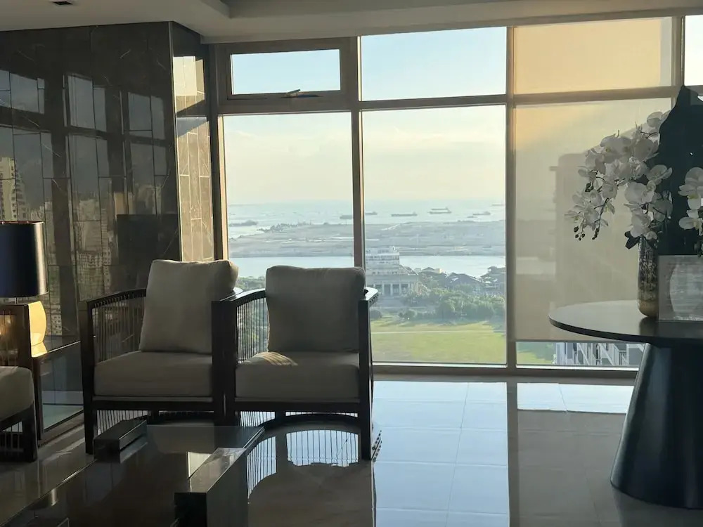 Moonsky Suites