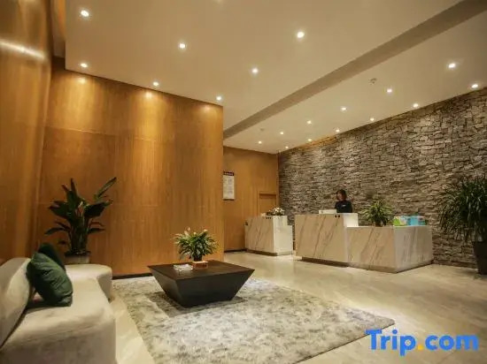 the L Hotel (Hongya Central Plaza Store)
