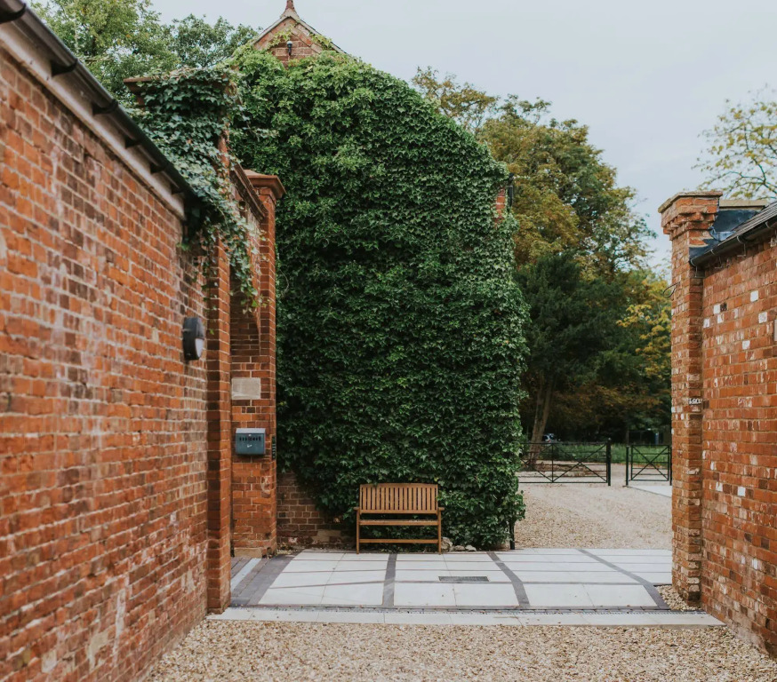 Healing Manor Hotel