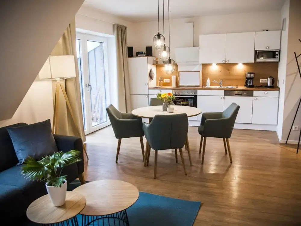 Narrow Luzin Modern Retreat