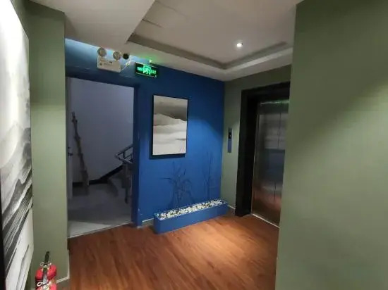 Sili Carl Visual Hotel