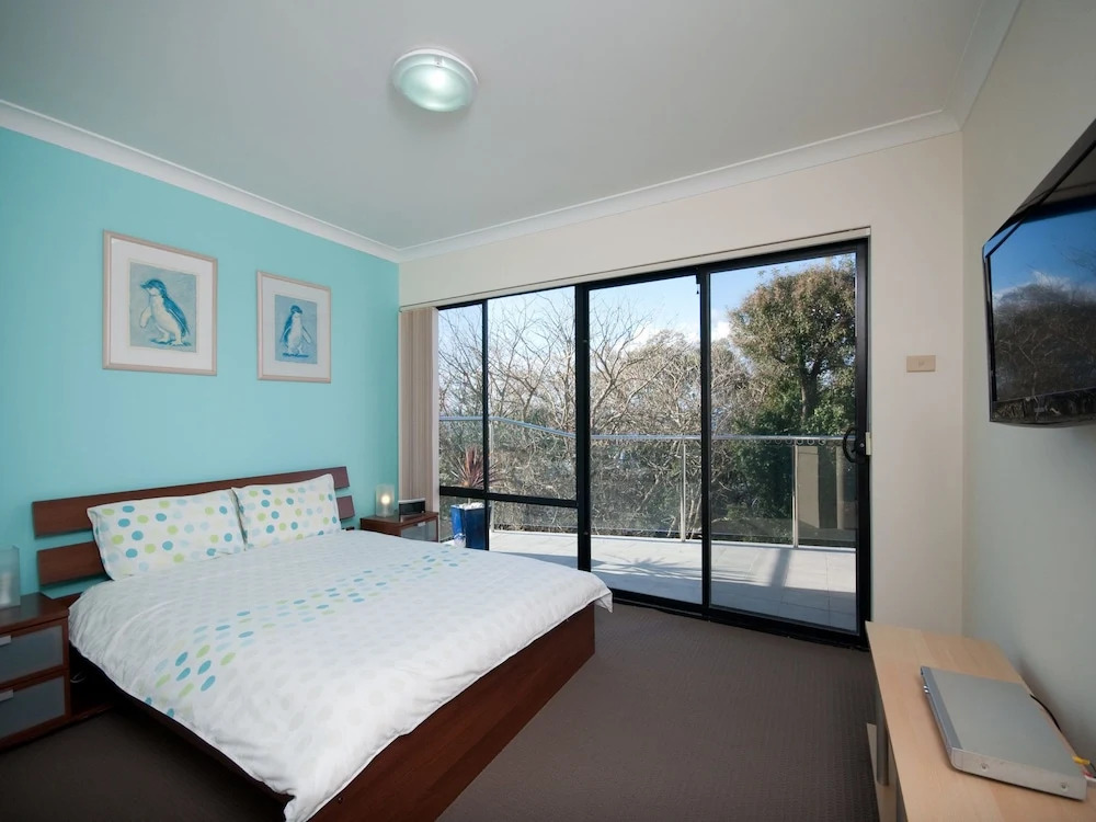 Paradiso, Unit 1/1 Laman Street