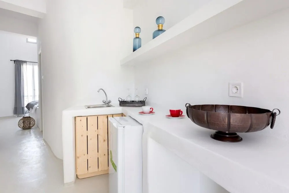 Anthelea Santorini Hotel