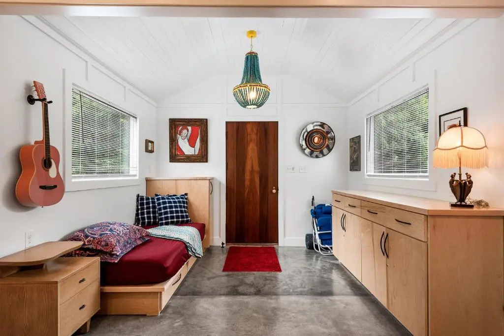 NEW Folly Vacation Listing 209 East Cottage near the beach