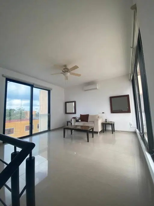 2 bd 2 bath penthouse walking distance from 5th Av