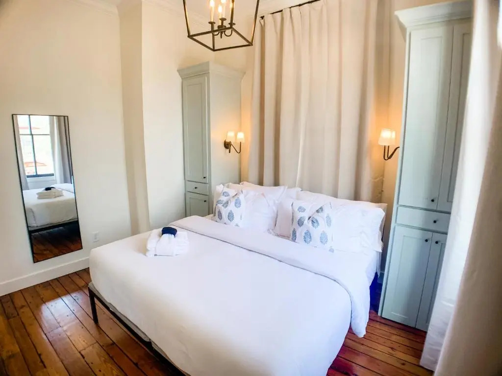 Guesthouse Charleston EAST 46 G and H