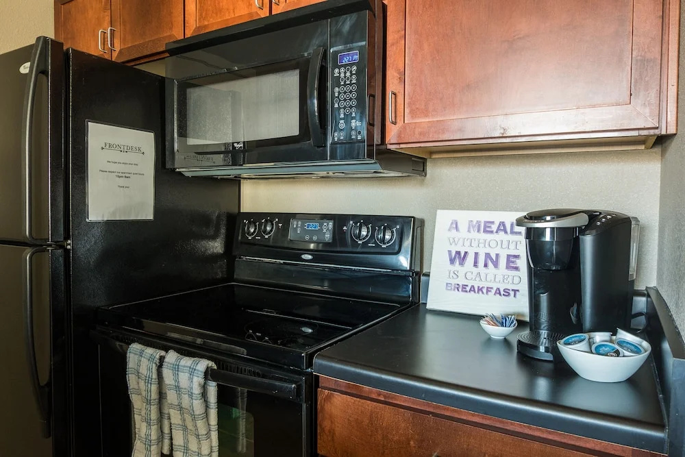 Downtown 1 BR and 2 BR Apts near Riverwalk by Frontdesk