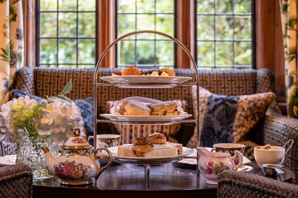 Langshott Manor - Luxury Hotel Gatwick