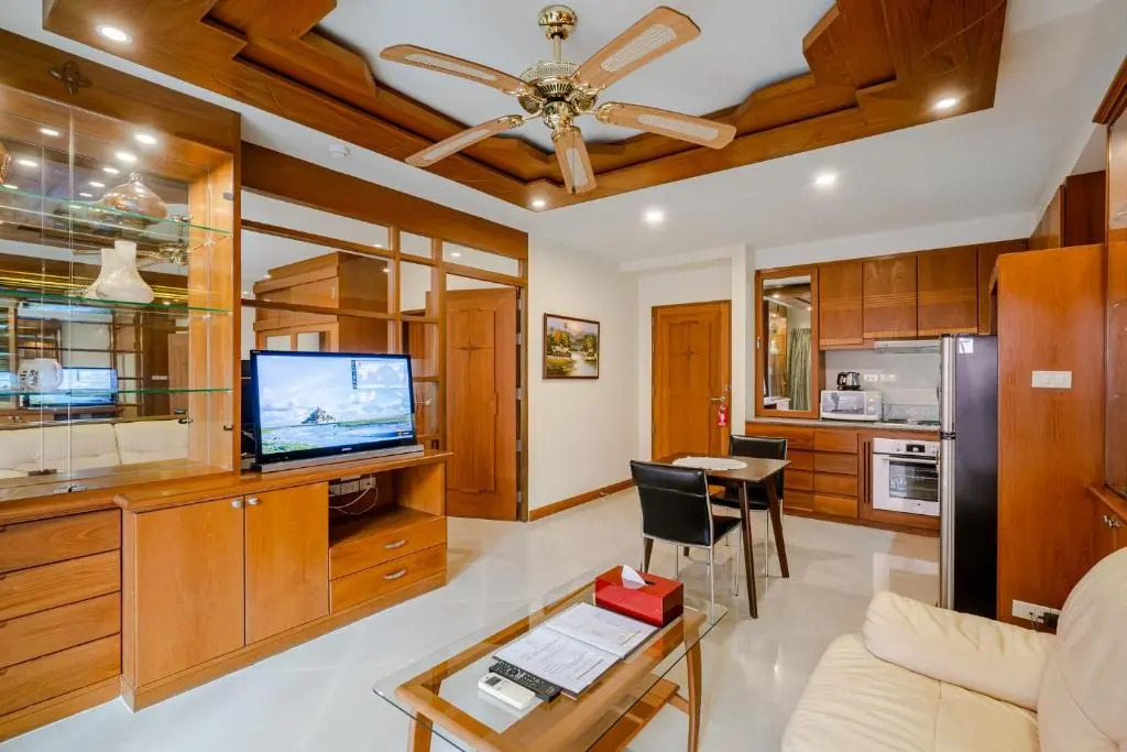 Whitehouse Condotel